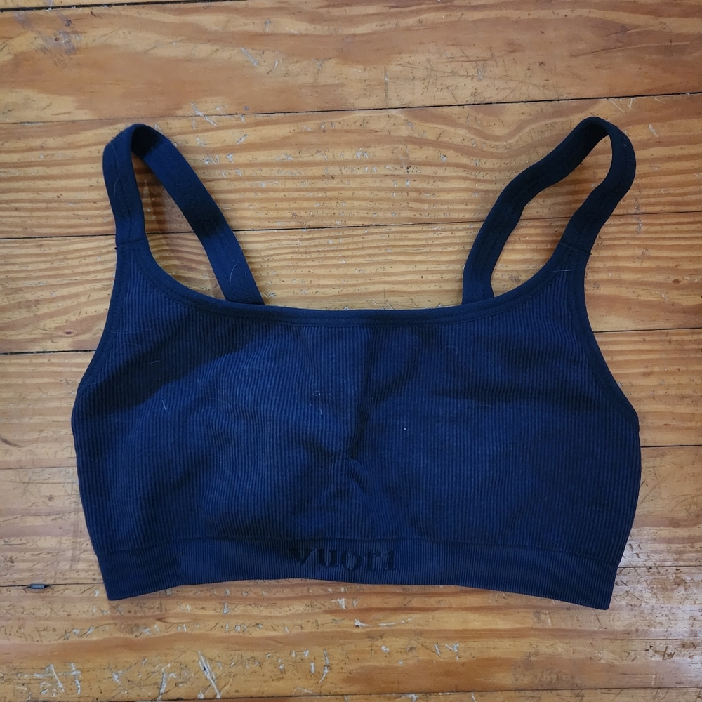 Vuori Helix Seamless Bra In Black. - Picture 2 of 4
